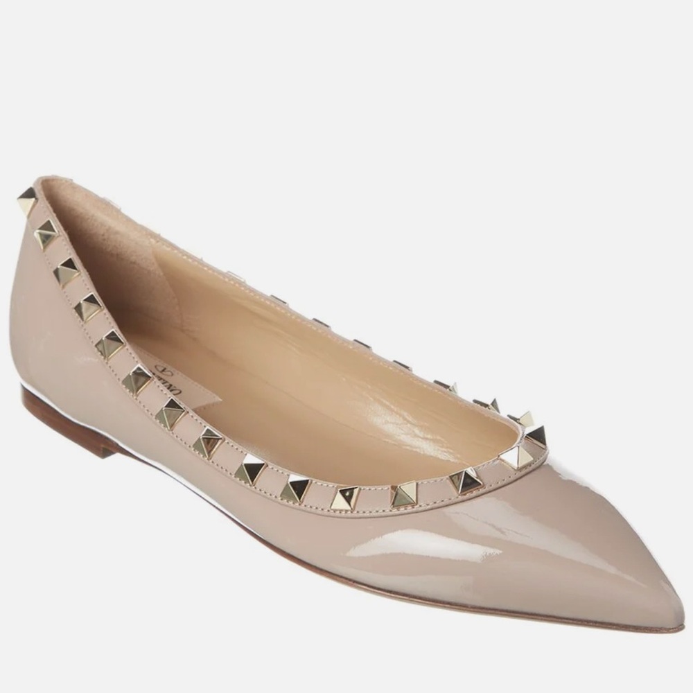 VALENTINO ROCKSTUD Nude patent flat. Size 40